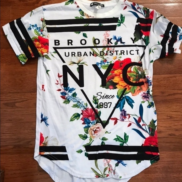 Tops - BROOKLYN NYC FLORAL SIGN FONT SHIRT STREETWEAR SMALL